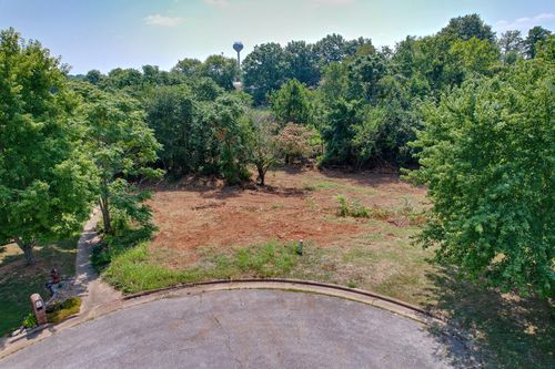 606 Oak Leaf Ct, Nixa, MO, 65714-8407 | Card Image