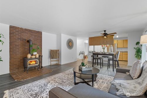 1210 Nw Huckle Dr, Bremerton, WA, 98311-9007 | Card Image