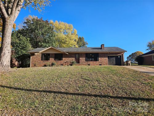 3025 Downing St, Shelby, NC, 28152-7510 | Card Image