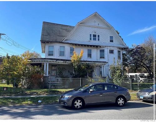 25 Radford St, Yonkers, NY, 10705-3308 | Card Image