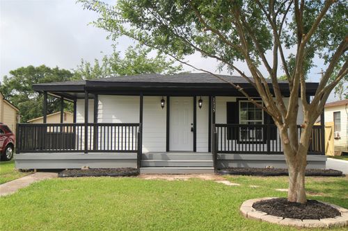 1115 W 4th St, Freeport, TX, 77541-5301 | Card Image