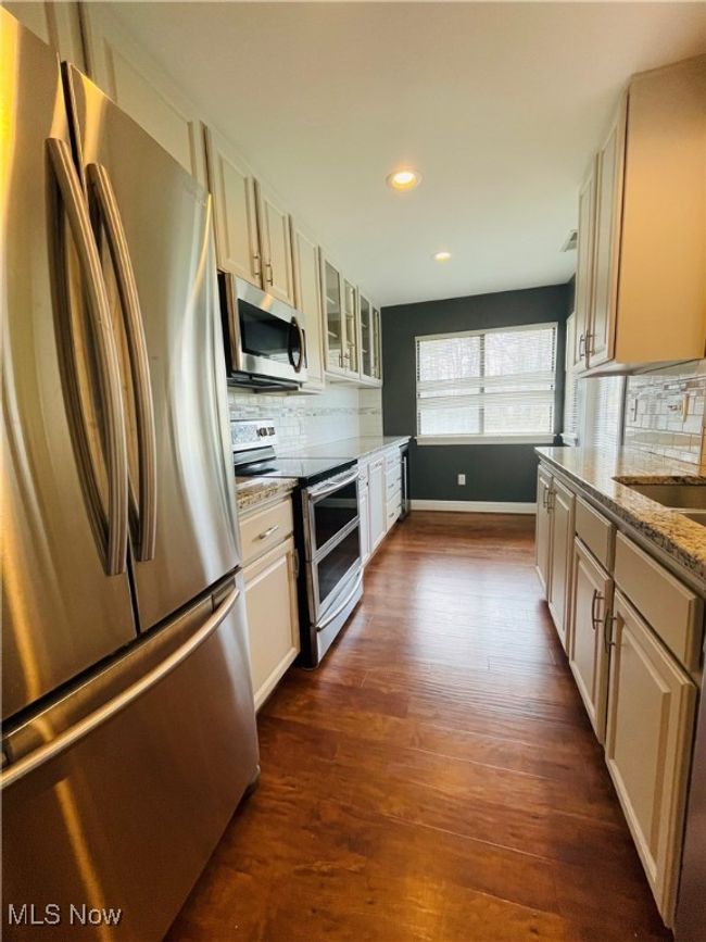 APT-110C - 3800 Rosemont Blvd, Condo with 2 bedrooms, 2 bathrooms and null parking in Fairlawn OH | Image 6