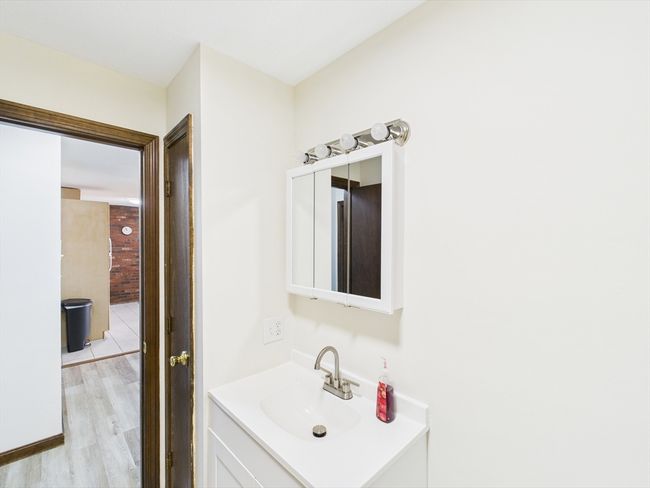 APT-2 - 6 Meadowbrook Ln, Condo with 2 bedrooms, 1 bathrooms and 2 parking in South Easton MA | Image 12