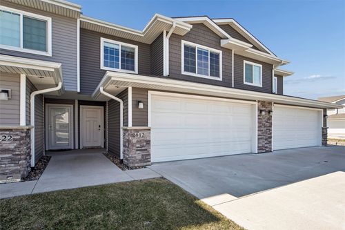 812 Ne Landon Ln, Waukee, IA, 50263-2309 | Card Image
