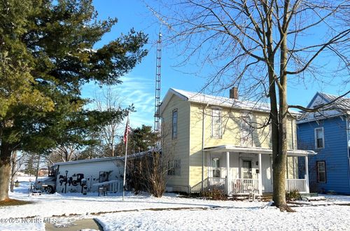 402 E Lima St, Forest, OH, 45843-1122 | Card Image