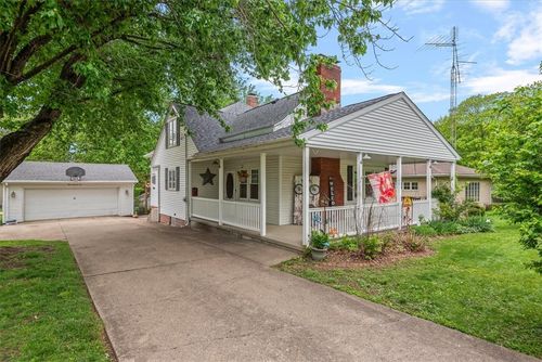 305 Spruce St, Pana, IL, 62557-1669 | Card Image