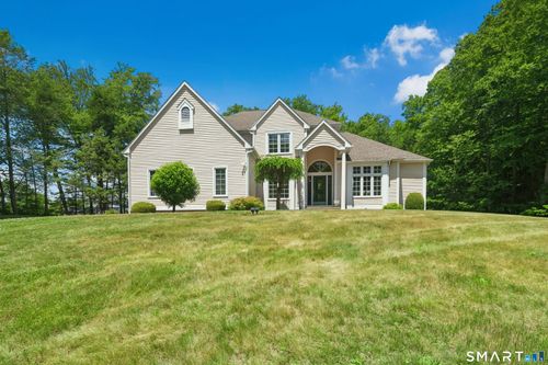 17-D Butterfield Rd, Newtown, CT, 06470-1064 | Card Image