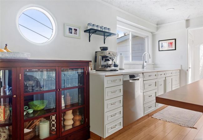 931 Mesher Pl, House other with 3 bedrooms, 3 bathrooms and 4 parking in Esquimalt BC | Image 21