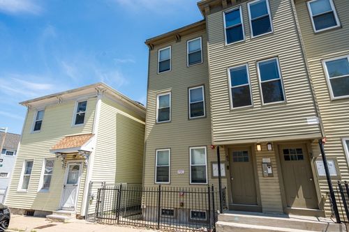 41 W Walnut Park, Boston, MA, 02119-3554 | Card Image