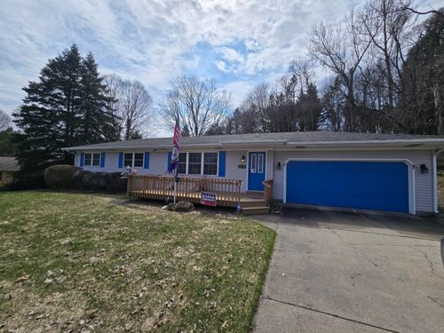 2739 Hillcrest Dr, New Era, MI, 49446-9605 | Card Image