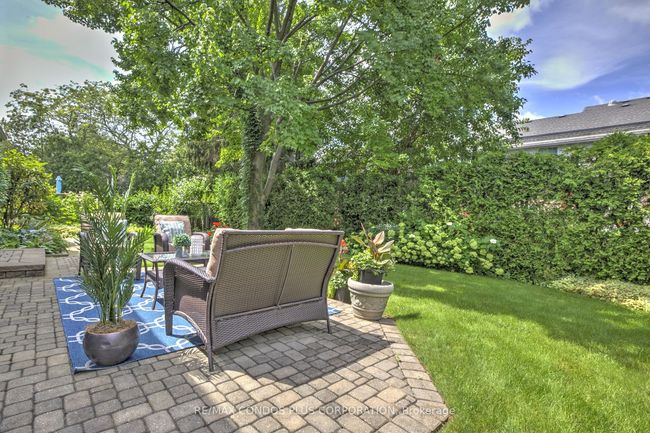 1681 Medallion Crt, House other with 5 bedrooms, 3 bathrooms and 4 parking in Mississauga ON | Image 37