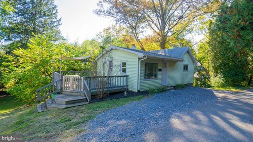 402 Funk Aly, Marysville, PA, 17053-1138 | Card Image