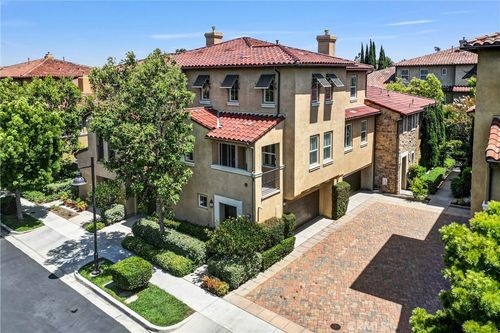 130 Roadrunner, Irvine, CA, 92603-0160 | Card Image