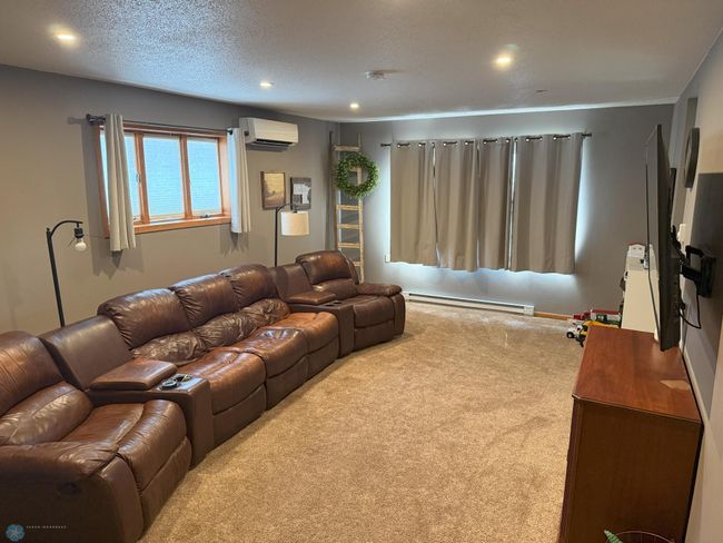 Main Floor Family Room | Image 14