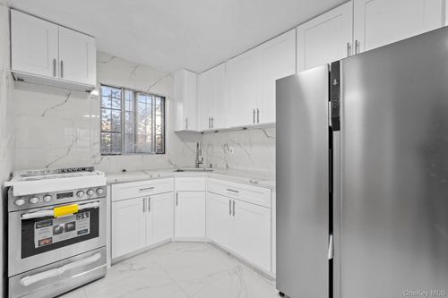 22310 131st Ave, Springfield Gardens, NY, 11413-1701 | Card Image