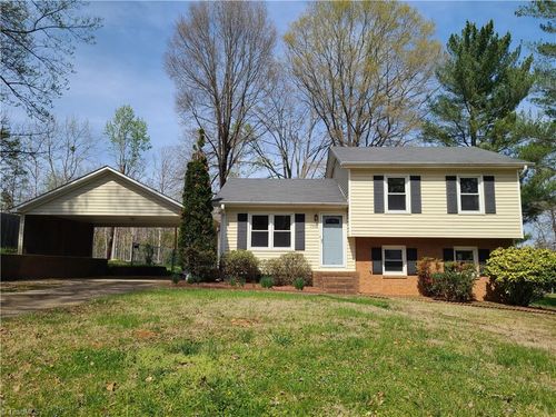 1305 E Rollingwood Cir, Winston Salem, NC, 27105-9655 | Card Image