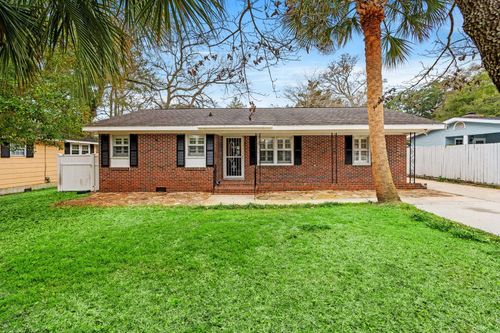 517 2nd Ave N, Surfside Beach, SC, 29575-3844 | Card Image