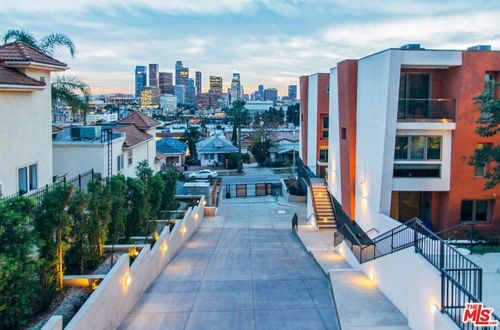 apt-19-1035 Figueroa Ter, Los Angeles, CA, 90012-4606 | Card Image
