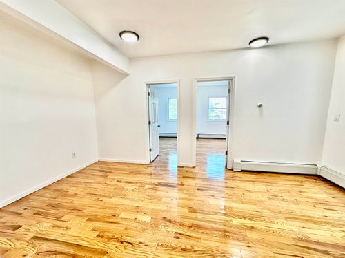 apt-1-245 Duncan Ave, Jersey City, NJ, 07306-6643 | Card Image