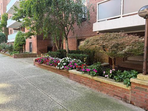 apt-4l-83 Austin St, Kew Gardens, NY, 11415-1805 | Card Image