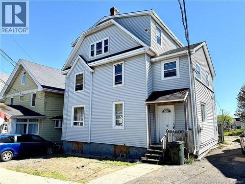 483 Demonts St, Saint John, NB, E2M1R5 | Card Image