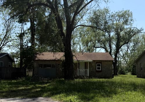 2730 W Chestnut Street, Springfield, MO, 65802 | Card Image