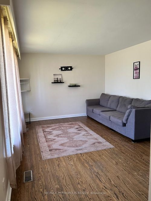 1409 Tremblay St, Oshawa, ON, L1J3X7 | Card Image