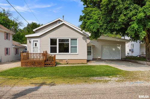 105 Spruce St, Delavan, IL, 61734-9362 | Card Image