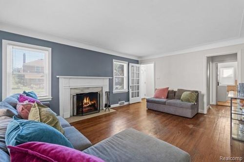 15745 Biltmore St, Detroit, MI, 48227-1557 | Card Image