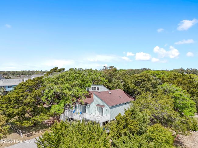 301 22 Nd Pl E, House other with 3 bedrooms, 3 bathrooms and 1 parking in Oak Island NC | Image 59