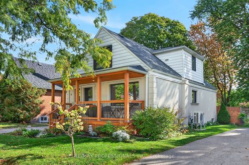 17 Hollydene Rd, Scarborough, ON, M1L2A4 | Card Image