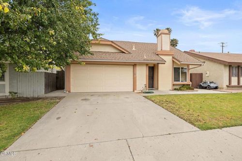135 Surrey Way, Fillmore, CA, 93015 | Card Image