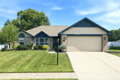 904 Sunset Dr, Englewood, OH, 45322-2248 | Card Image
