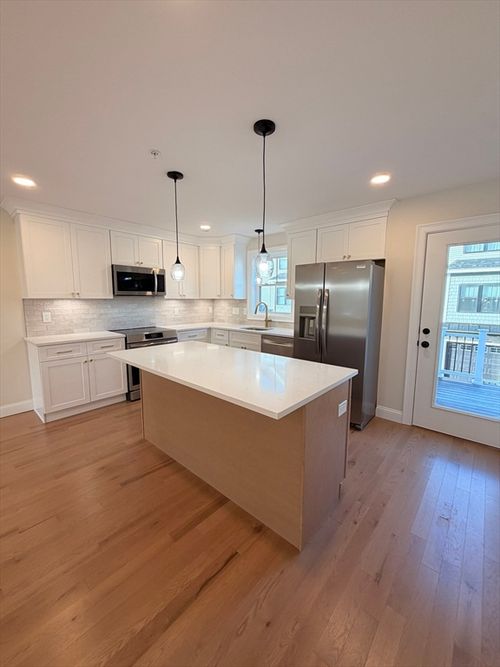 unit-8-9 Acton Rd, Chelmsford, MA, 01824-3411 | Card Image