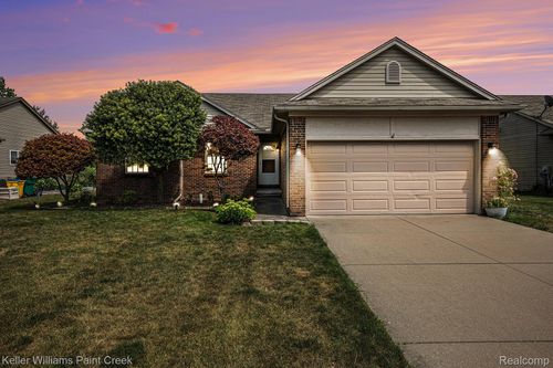 53544 Fox Pointe Drive, New Baltimore, MI, 48047 | Card Image