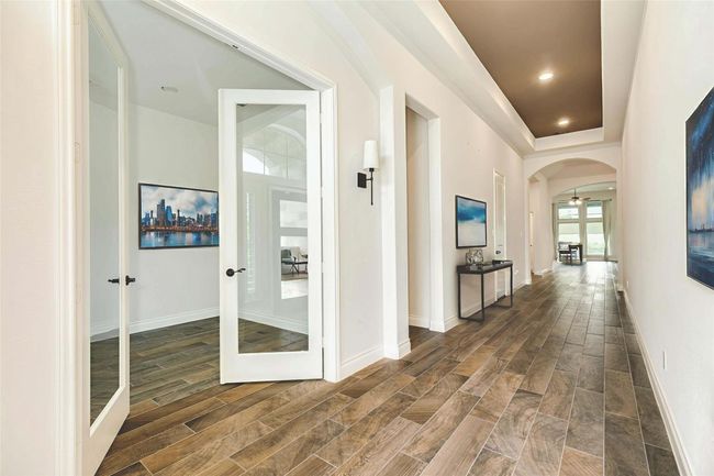 virtual staged entrance | Image 6
