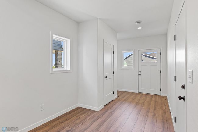 Front Foyer | Image 5