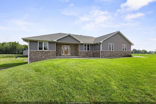 8464 County Road S, CHASE, WI, 54162 | Card Image