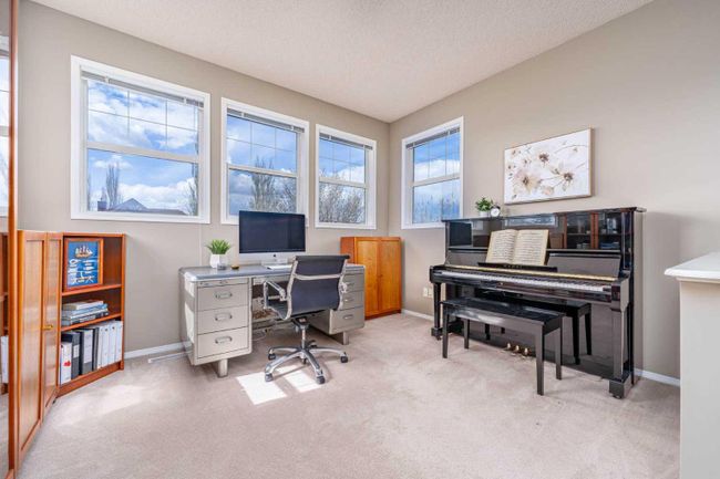 155 Chaparral Common Se, Home with 4 bedrooms, 3 bathrooms and 4 parking in Calgary AB | Image 13