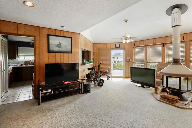 174 Sand Shoals Rd, House other with 3 bedrooms, 2 bathrooms and 2 parking in Freeport TX | Image 13