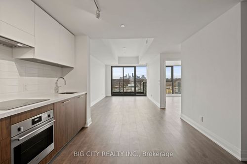 806-33 Frederick Todd Way, East York, ON, M4G0C9 | Card Image