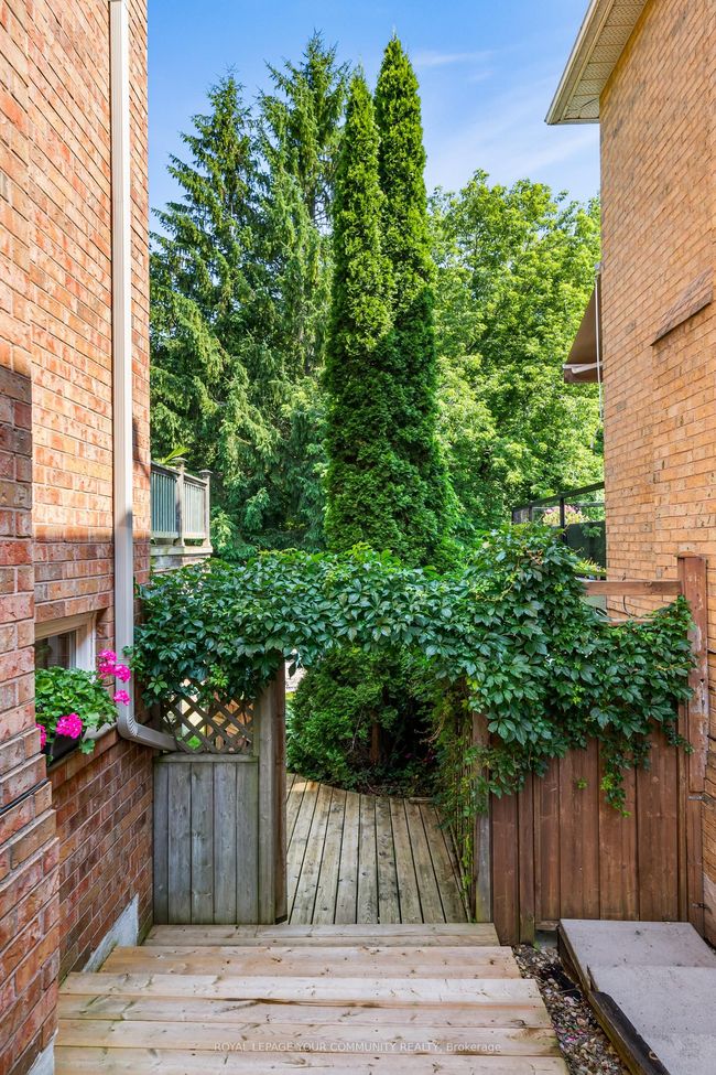 48 Lanewood Dr, House other with 4 bedrooms, 4 bathrooms and 2 parking in Aurora ON | Image 30