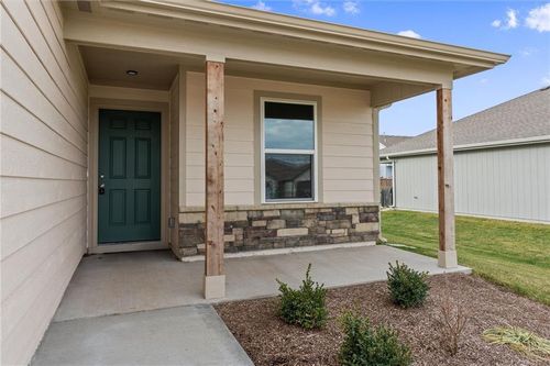 2288 Woodfield Dr, Tonganoxie, KS, 66086-4601 | Card Image