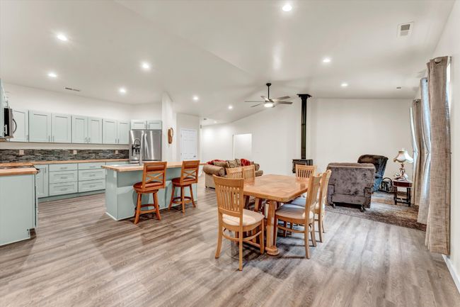 263 Mountain View Cir, House other with 3 bedrooms, 2 bathrooms and 5 parking in Ocoee TN | Image 8