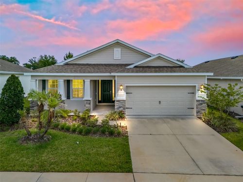 7889 Penrose Pl, WILDWOOD, FL, 34785-7765 | Card Image