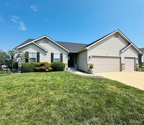 207 Fredde Dr, Wentzville, MO, 63385-7273 | Card Image