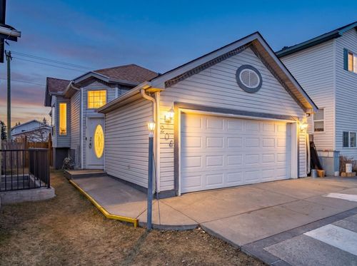 206 Saratoga Close Ne, Calgary, AB, T1Y7A1 | Card Image