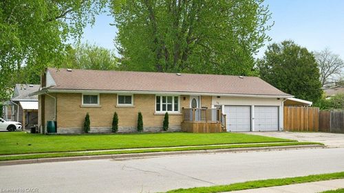 75 Albert St, Cambridge, ON, N1R3N3 | Card Image