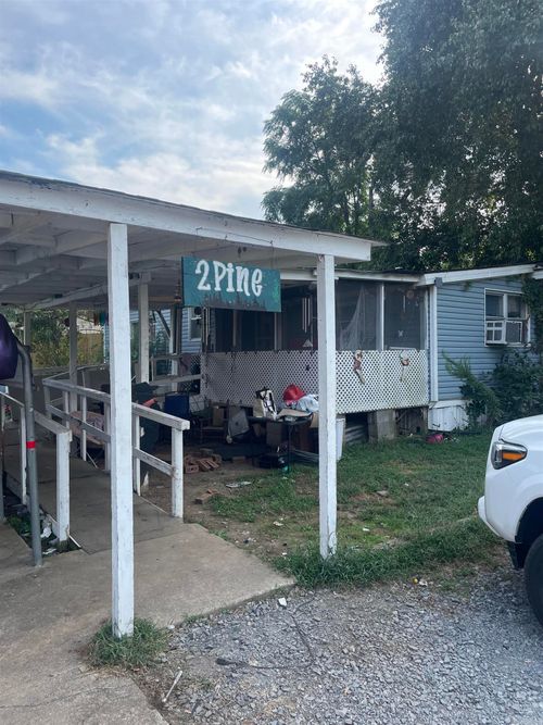 2 Pine St, Conway, AR, 72032-9292 | Card Image
