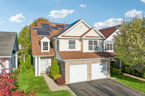 14-14 Julia Cir, Middle Island, NY, 11953-2652 | Card Image